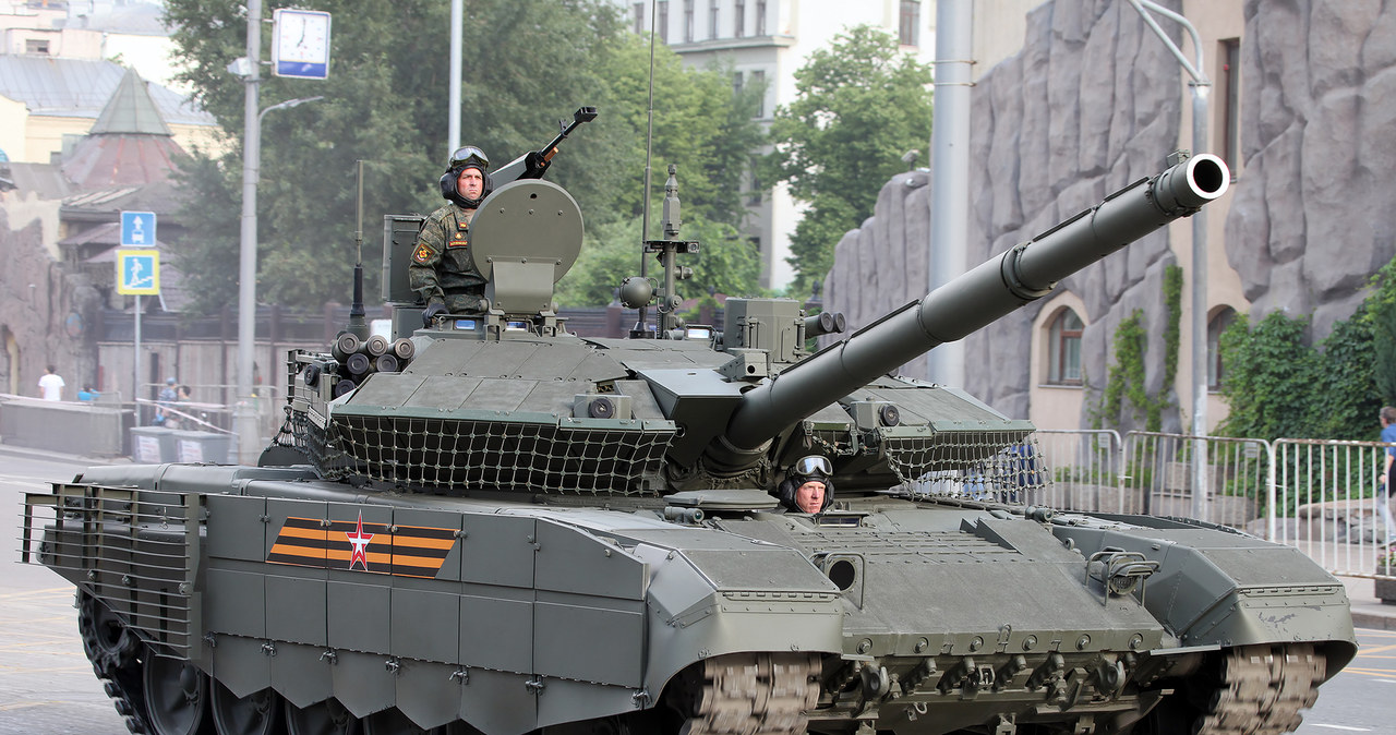 T-90M z widoczną przyczepioną siatką wokół wieży /Vitaly Kuzmin /Twitter