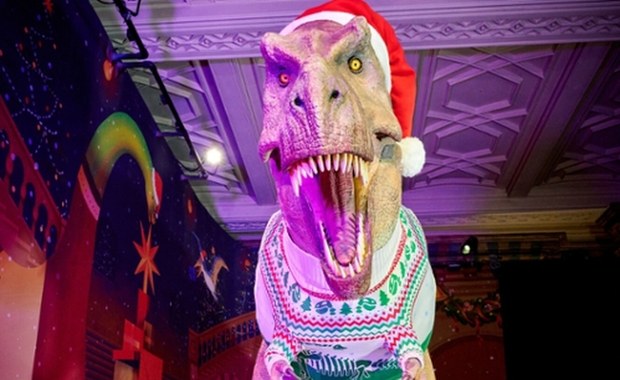 T. rex w swetrze podbija Londyn. Świąteczny sezon w Muzeum Historii Naturalnej