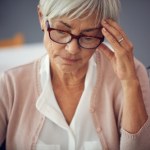 jaskra Ta choroba bardzo powoli odbiera wzrok. Nikt nie łączy jej z migrenami i łzawieniem oczu