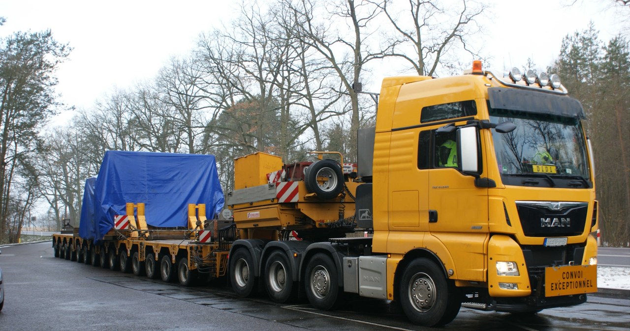 Ta ciężarówka z naczepą ważyła 178 ton /ITD