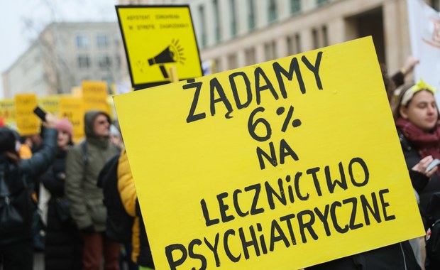 "Ta deklaracja nie uspokaja". Psychiatrzy o zapewnieniach minister zdrowia ws. CZP i marsz w stolicy