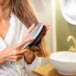 Ta domowa wcierka z czarnej rzepy jest niezastąpiona. Pomaga ograniczyć wypadanie włosów i wzmacnia ich odrost