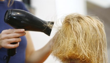 Ta fryzura podbija salony fryzjerskie. Nie wymaga stylizacji i odmładza o kilka lat  