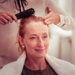 Ta fryzura podbijała dancingi w czasach PRL-u. Teraz powróci na Andrzejki