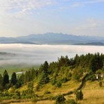 Ta góra jest nazywana śpiącym wulkanem. Na jej skałach dzieje się coś dziwnego