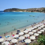 Ta grecka wyspa wprowadza nowe zasady plażowania. Zakaz leżaków