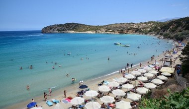 Ta grecka wyspa wprowadza nowe zasady plażowania. Zakaz leżaków