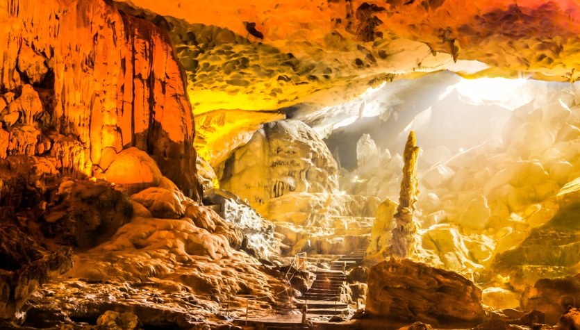 Ta jaskinia jest jak portal do innego świata. Turyści są oczarowani
