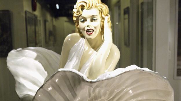 Ta kreacja inspiruje wielu twórców - porcelanowa figurka Marilyn Monroe, fot. Frederick M. Brown /Getty Images/Flash Press Media