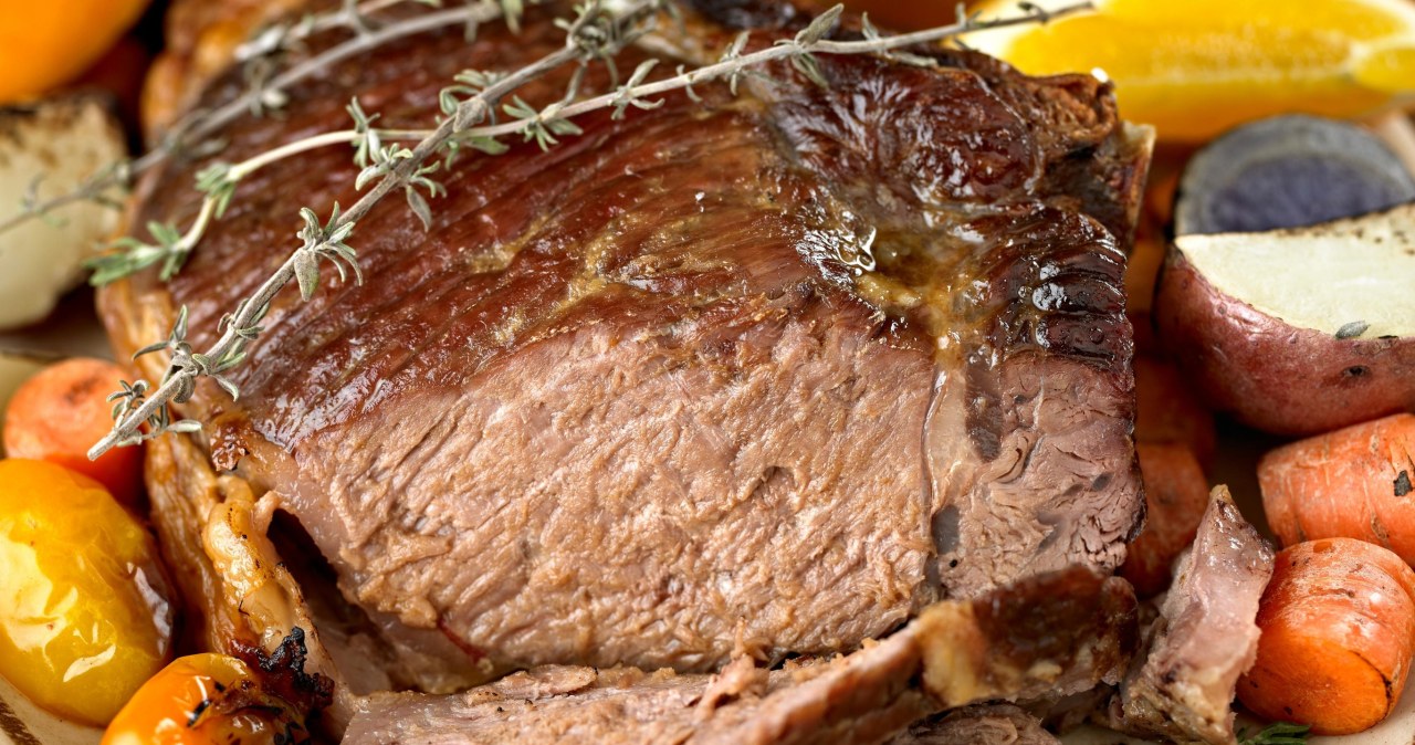 Ta marynata idealnie wydobywa smak mięsa /only4k /123RF/PICSEL