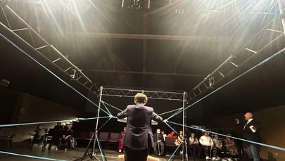 Ta maszyna pozwala niewidomym tańczyć