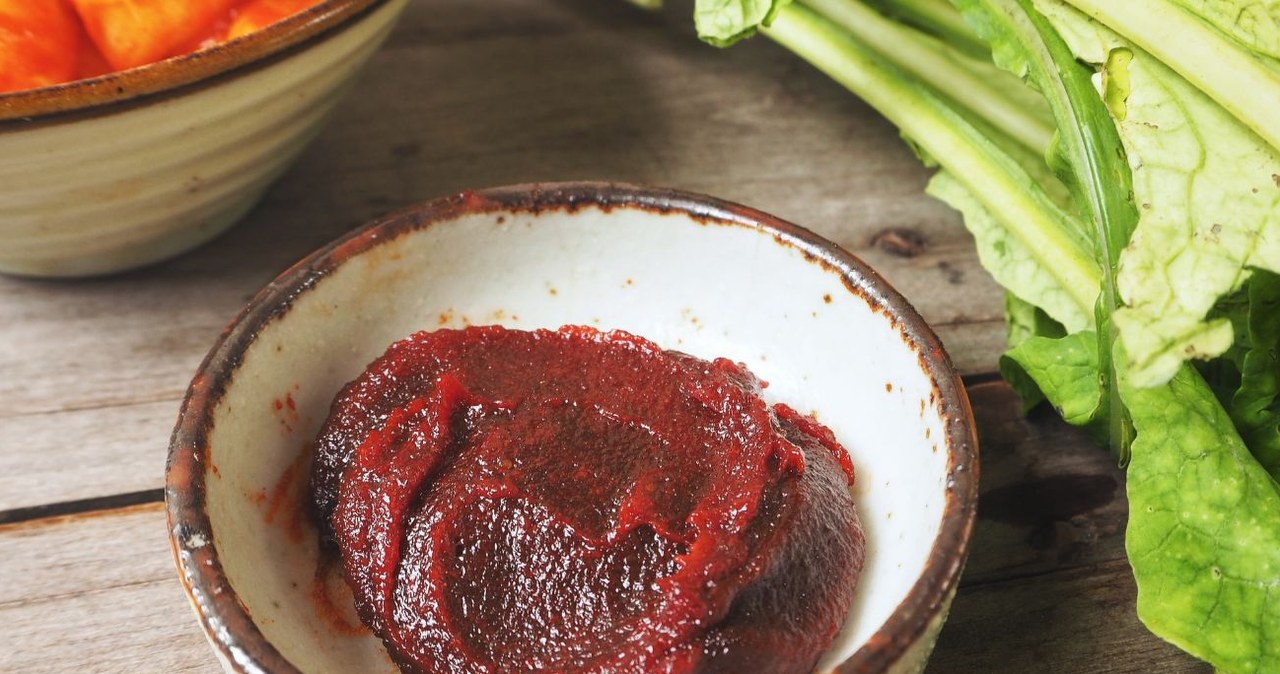 Ta pasta to hit koreańskiej kuchni. Dba o serce, dobre samopoczucie i ładny wygląd /luknaja /Canva Pro