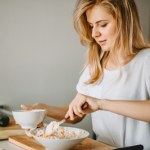 Ta prosta sałatka znika ze stołu w kilka chwil. Cała rodzina ją uwielbia