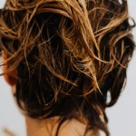 Ta prosta wcierka ziołowa powstrzymał moje wypadanie włosów w tydzień. Hit dla kobiet 40+