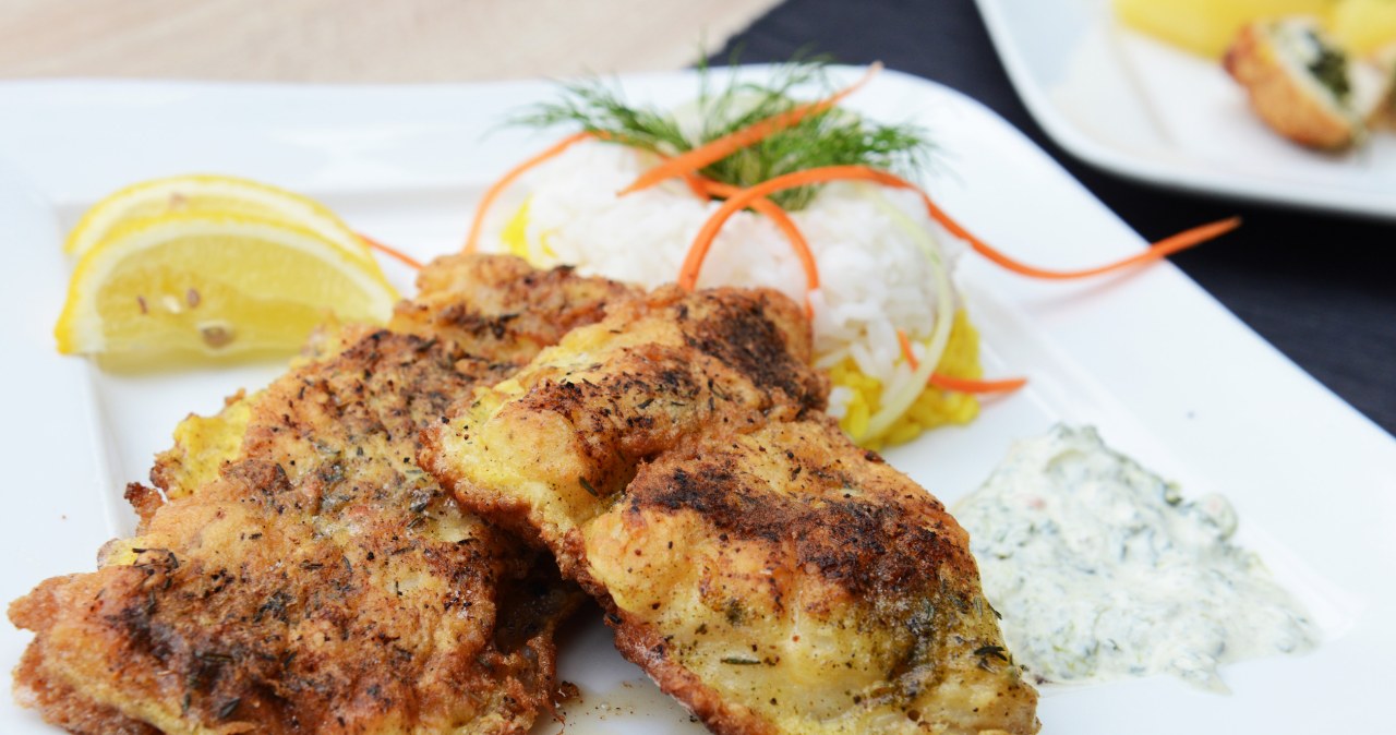 Ta ryba smażona jak kotlet schabowy to wyśmienita propozycja na obiad. /kwasny221 /123RF/PICSEL