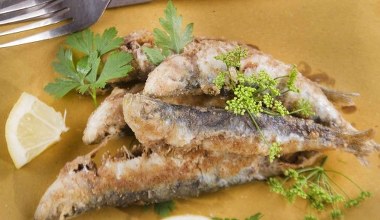 Ta ryba wspiera mózg, serce i mocne kości. Jedz przynajmniej raz w tygodniu