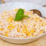 Ta sałatka królowała na polskich stołach w latach 90. Zrób na andrzejki, miska szybko będzie pusta