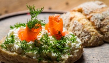 Ta śniadaniowa pasta to hit. Ma mnóstwo białka i zrobisz ją z 2 składników  