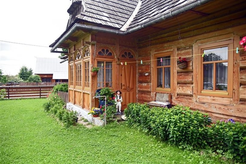 Ta wieś jest piękniejsza i mniej zatłoczona od Zakopanego. Termy na wyciągnięcie ręki