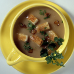 Ta zupa krem błyskawicznie cię rozgrzeje. Tania i bardzo smaczna