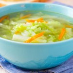 Ta zupa to letni przebój w moim domu. Ogórkowa i pomidorowa schodzą na drugi plan