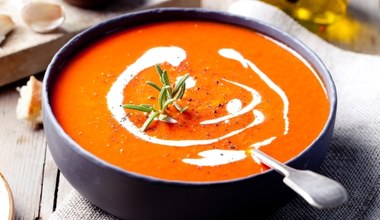 Ta zupa zimą rozgrzeje cię jak ciepły kocyk. Jest o niebo lepsza od pomidorowej