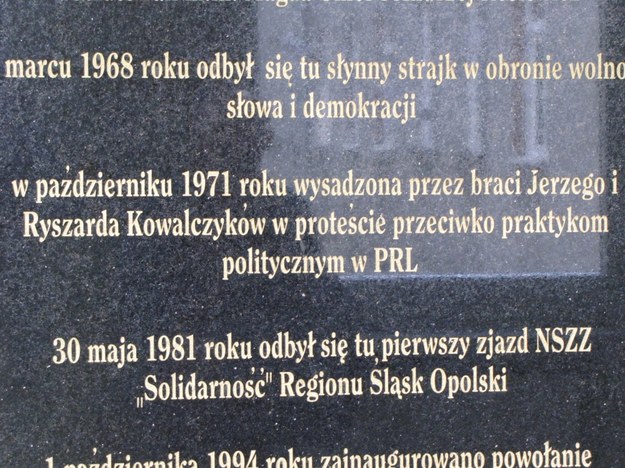 Tablica, która upamiętnia wydarzenie sprzed 41 lat /Marcin Buczek /RMF FM