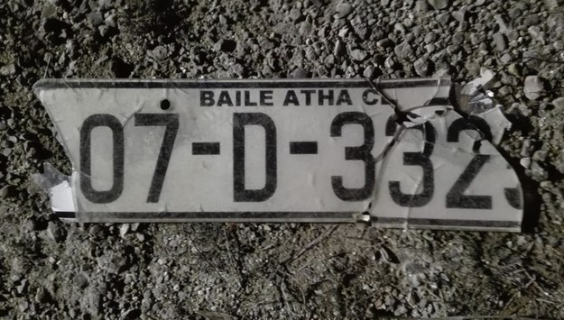 Tablica rejestracyjna znaleziona na miejscu wypadku /KWP Olsztyn /