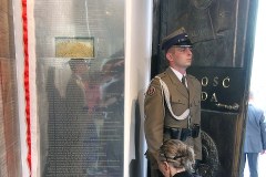 Tablica smoleńska odsłonięta