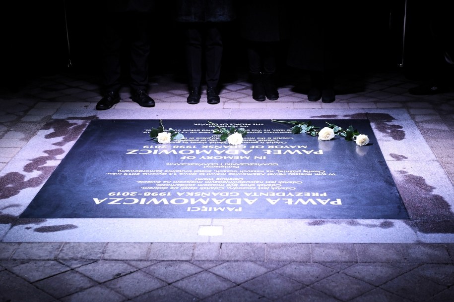 Tablica upamiętniająca Pawła Adamowicza /Marcin Gadomski /PAP