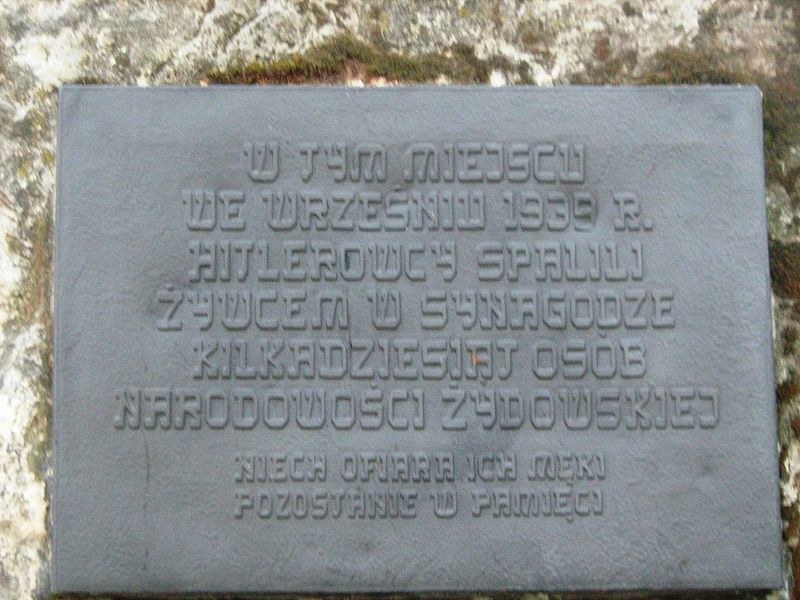 Tablica upamiętniająca zamordowanych w 1939 Żydów w Mielcu /Wikimedia