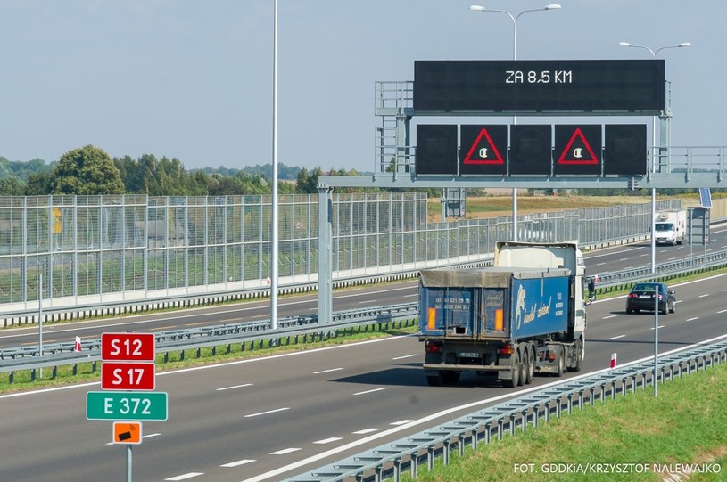 Tablice świetlne możemy spotkać również na polskich drogach /Informacja prasowa