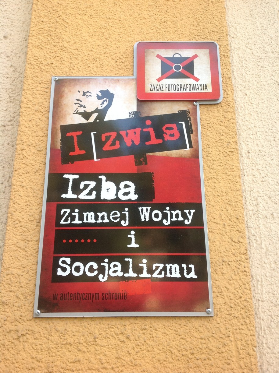 Tabliczka nie jest duża, a wizerunek Lenina na niej jeszcze mniejszy /Pałahicki Maciej /RMF FM