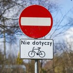 Tabliczka T-22 dotyczy rowerów - czy trójkołowych również?
