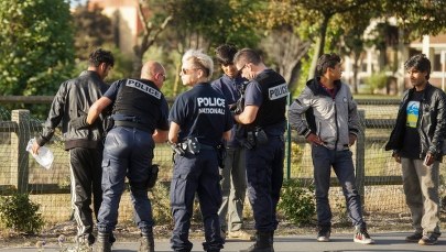 Tabuny imigrantów odstraszają turystów w rejonie Calais