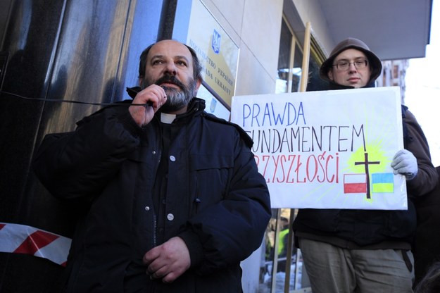 Tadeusz Isakowicz-Zaleski podczas protestu w Warszawie /Grzegorz Jakubowski /PAP
