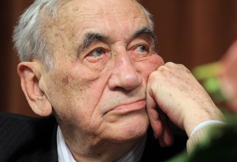 Tadeusz Mazowiecki na archiwalnym zdjęciu z 20.01.2009 roku /Paweł Supernak /PAP