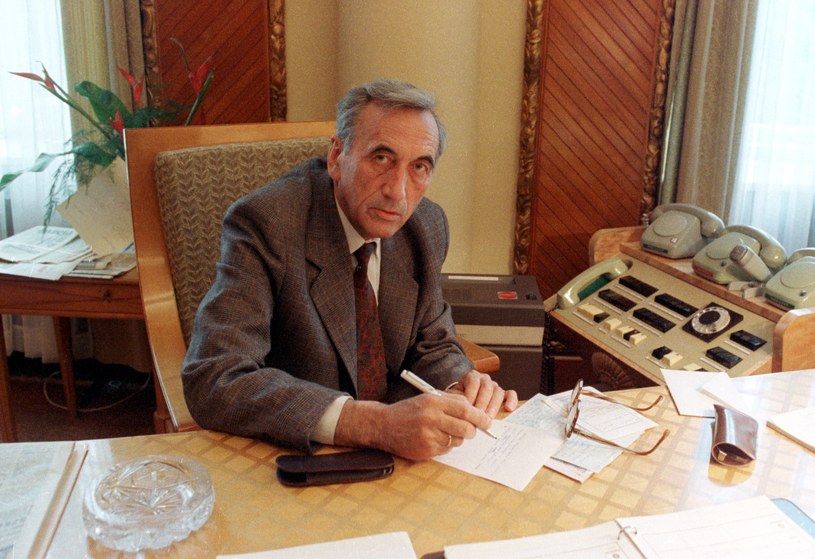 Tadeusz Mazowiecki w swoim biurze, sierpień 1989 roku. /fot. Chris Niedenthal /Agencja FORUM