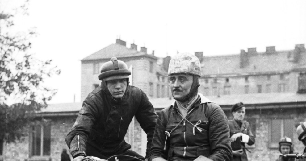 Tadeusz Potajało, jeden z najlepszych polskich kierowców wyścigowych (motocyklowych) przełomu lat 40. i 50., na motocyklu BMW. Swoją karierę motocyklową rozpoczął jeszcze w latach 30. /Archiwum Tomasza Szczerbickiego