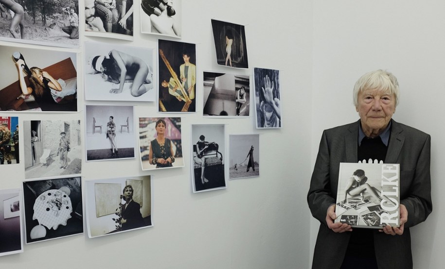 Tadeusz Rolke podczas wystawy fotografii i promocji albumu fotograficznego pt. "Rolke" w galerii Le Guern, 2015 r. /PAP