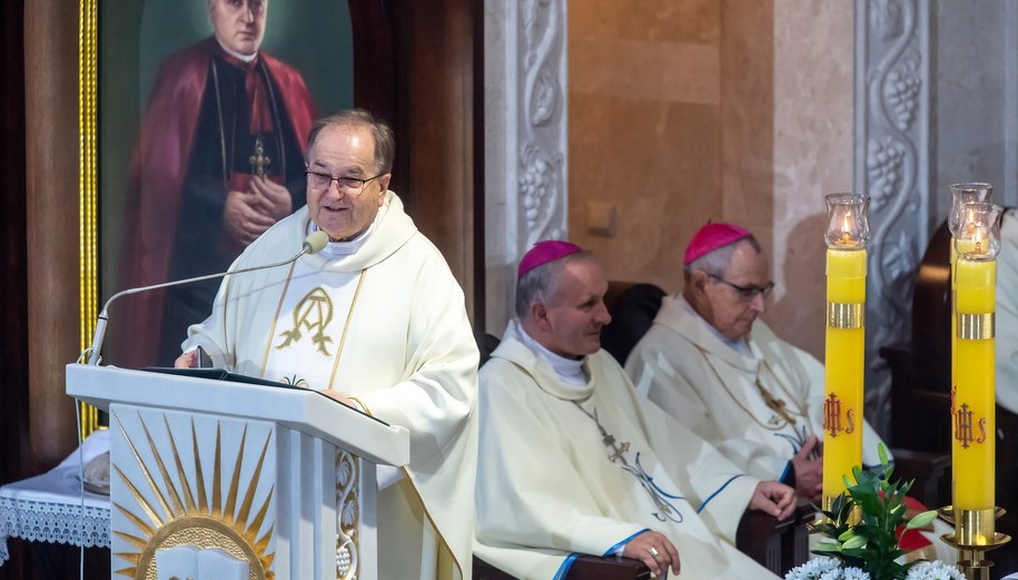 Tadeusz Rydzyk przemawia podczas uroczystości /\Tytus Żmijewski /PAP