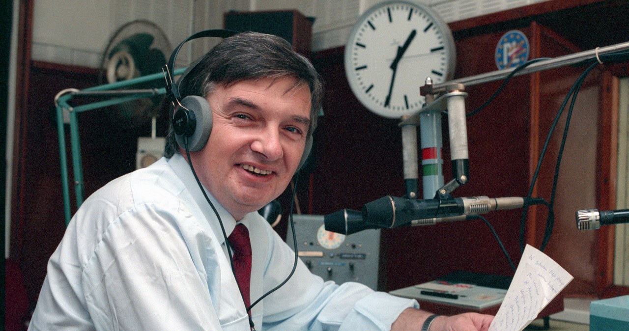 Tadeusz Sznuk na planie radiowym, 1991 rok /Ireneusz Sobieszczuk /Agencja FORUM