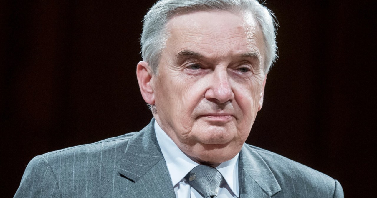 Tadeusz Sznuk prowadzi "1z10" od pierwszego odcinka /Tomasz Urbanek /East News