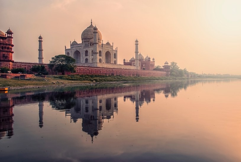 Tadź Mahal jest najpiękniejszym na świecie pomnikiem miłości /123RF/PICSEL