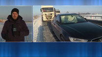 Tafla lodu spadła z ciężarówki i raniła pasażerkę osobówki