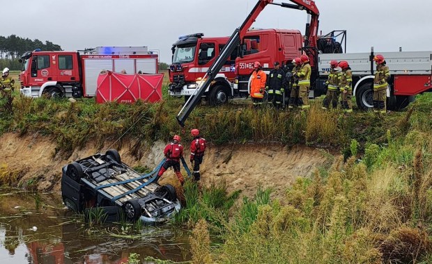 Tajemnica zatopionego citroena. W środku były dwa ciała