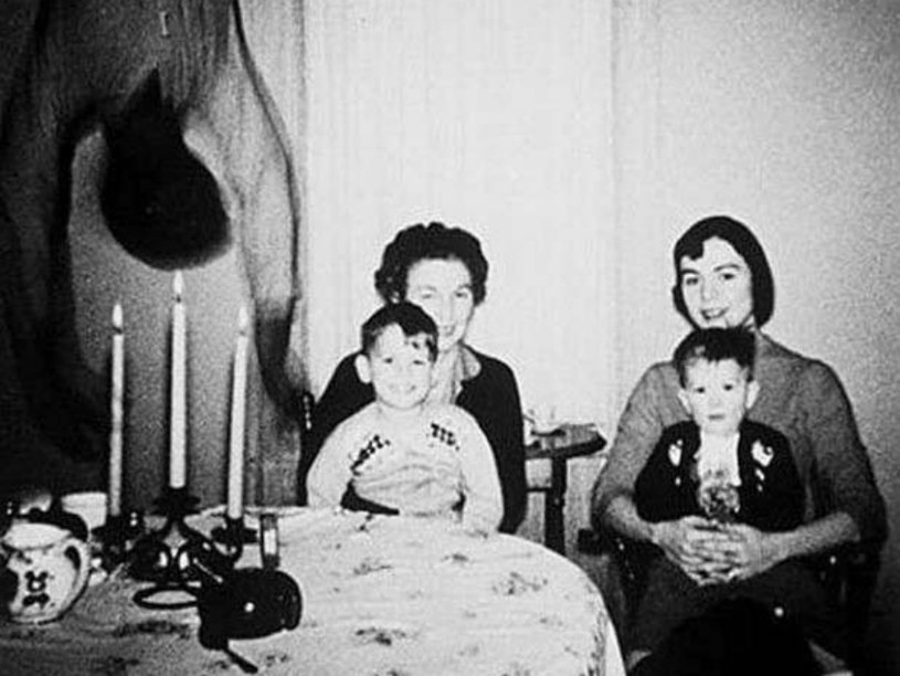 Tajemnicza fotografia rodziny Cooperów do dziś budzi kontrowersje /Quirk Zone /YouTube