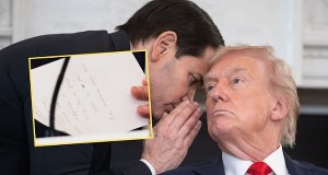 Tajemnicza notatka Trumpa. Wiadomo, co w niej było