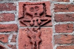 Tajemnicze bestiariusze na portalach kościoła w Drawsku Pomorskim
