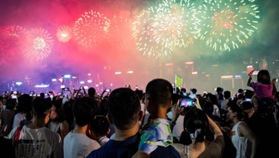 Tajemnicze komunikaty z Chin. "Siła wyższa" i odwołane pokazy fajerwerków